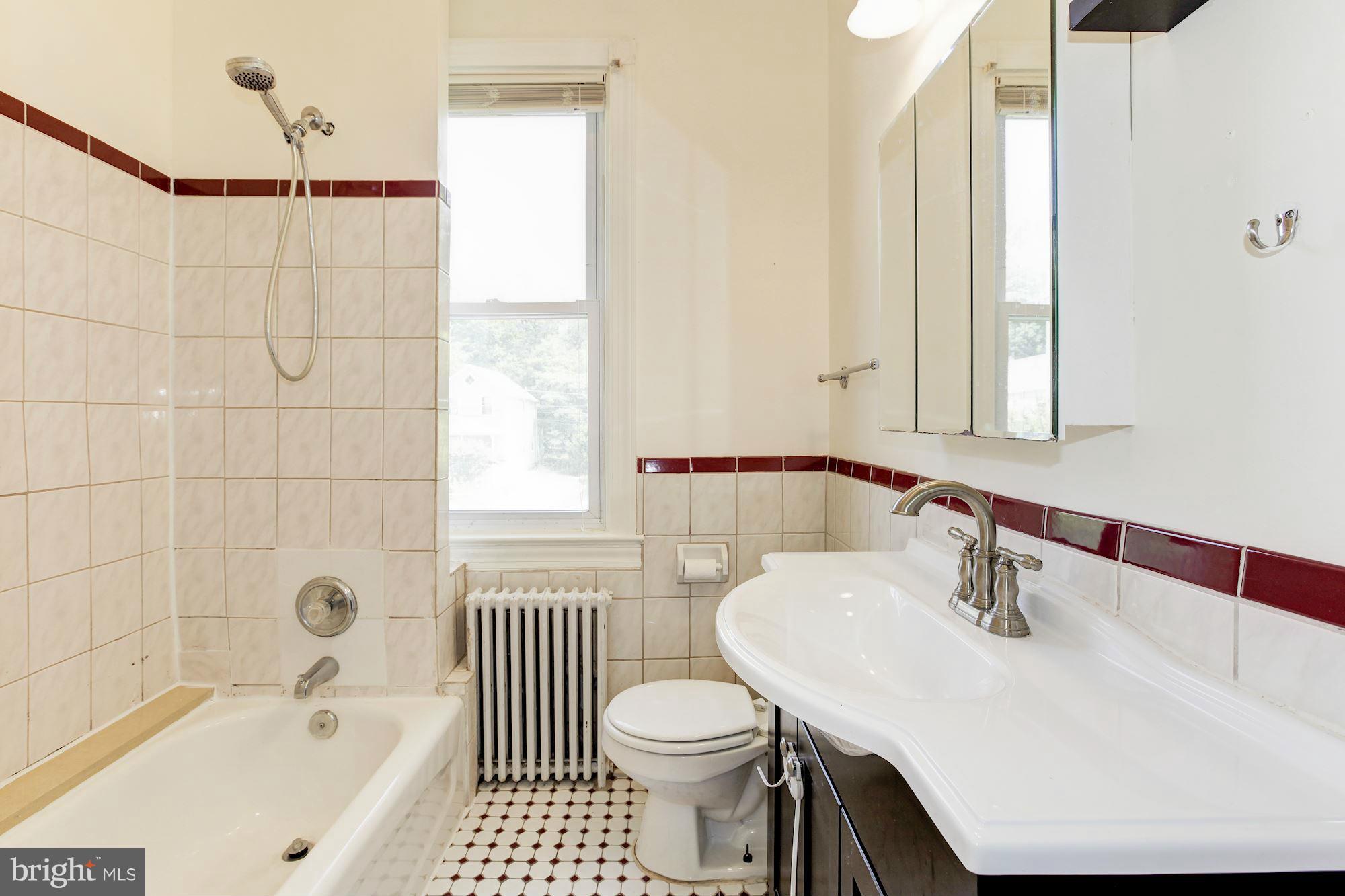 MT RAINIER- ROGERS 1ST A - Residential