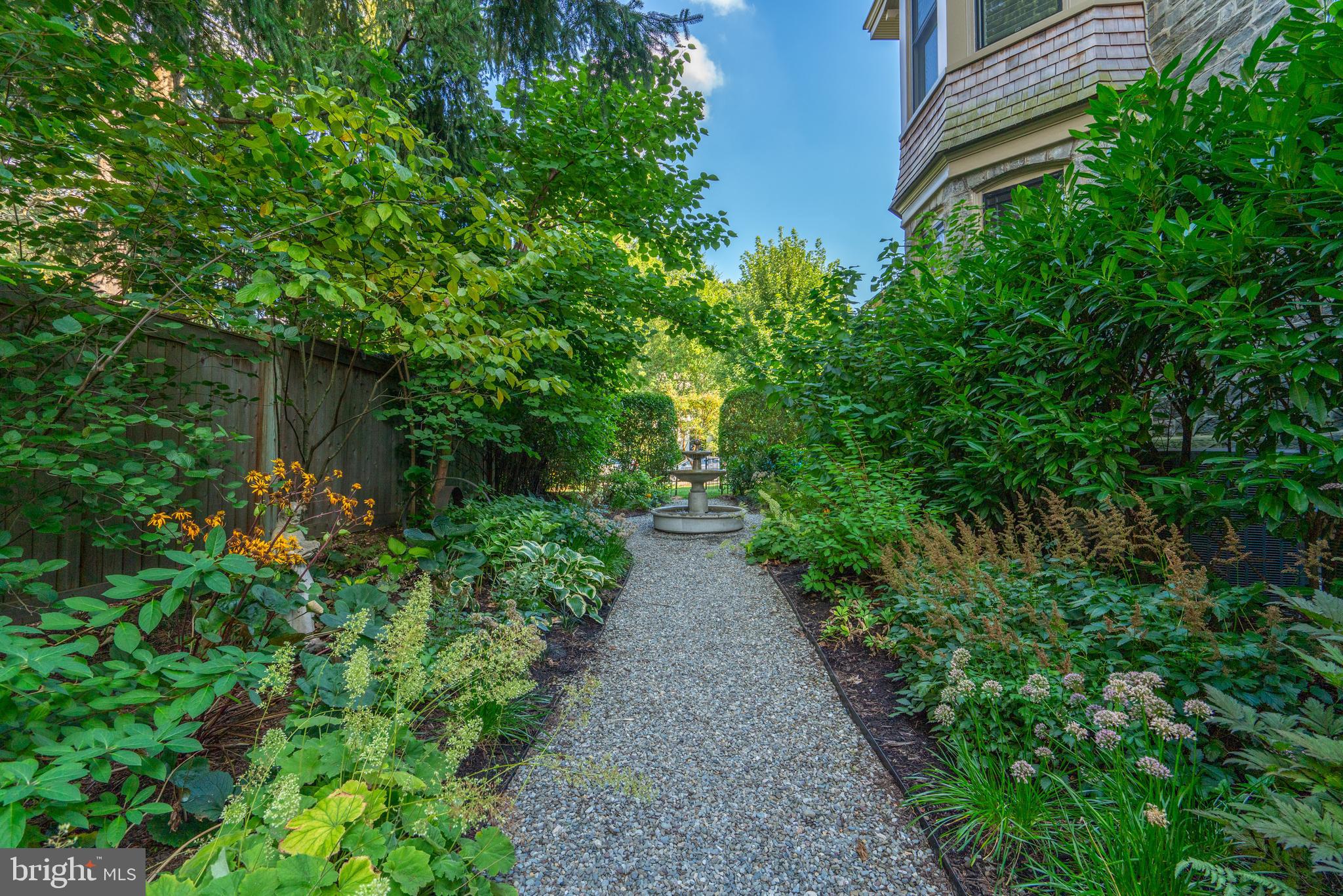 CHESTNUT HILL - Residential