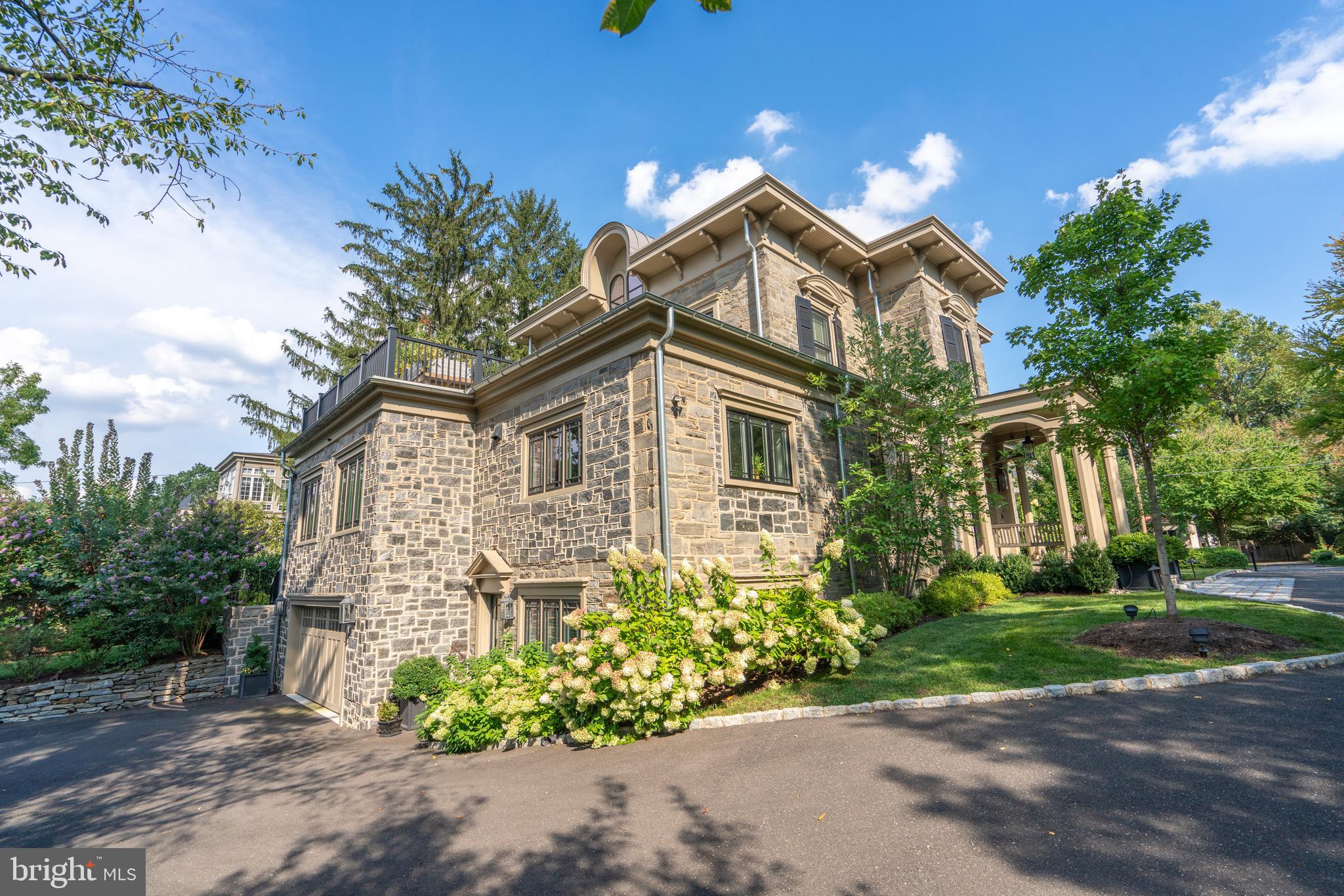 CHESTNUT HILL - Residential