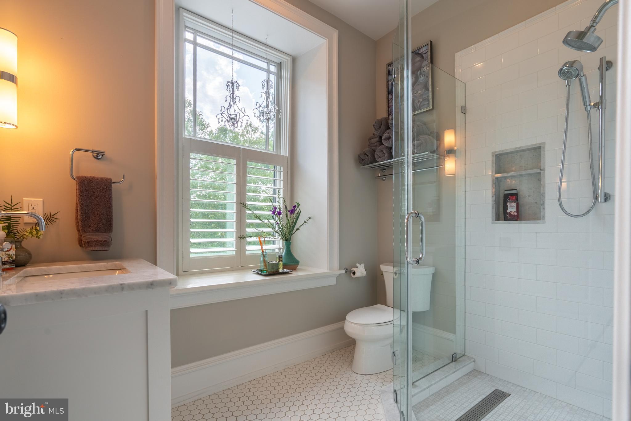 CHESTNUT HILL - Residential