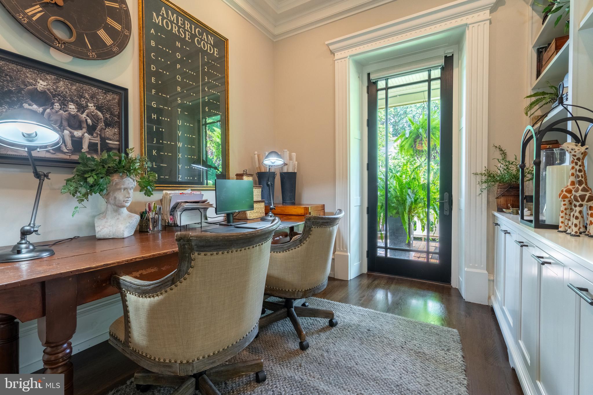 CHESTNUT HILL - Residential