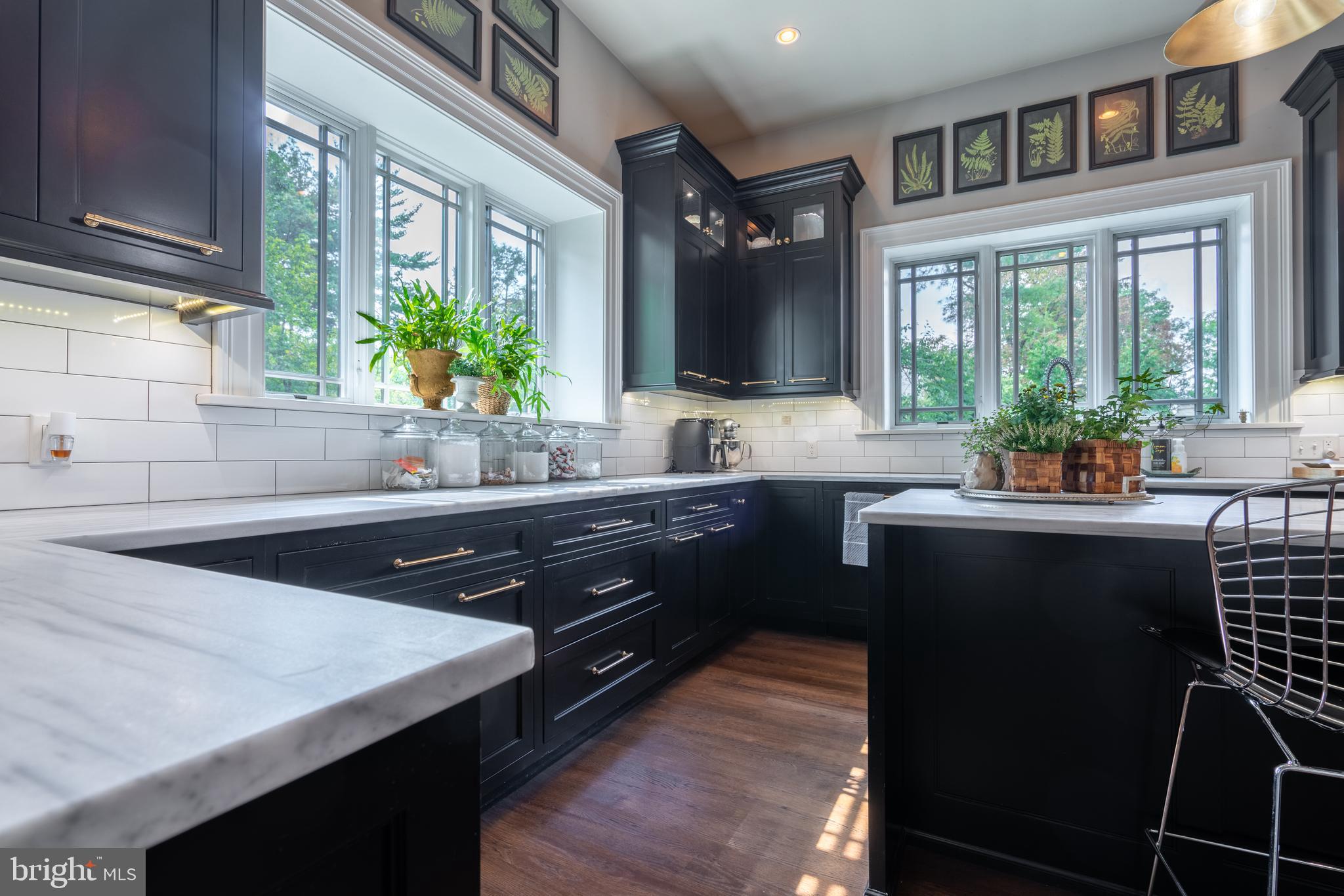 CHESTNUT HILL - Residential