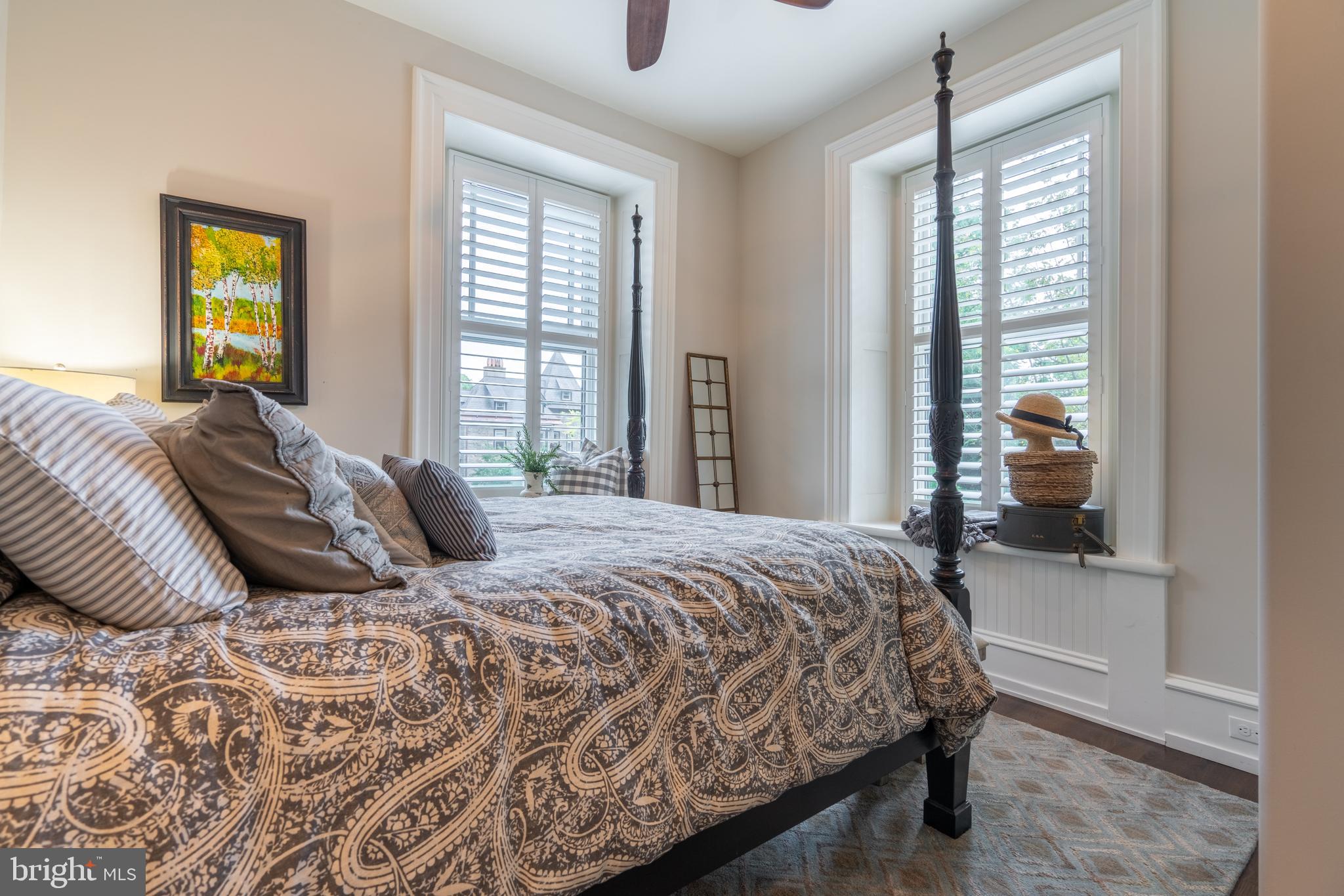 CHESTNUT HILL - Residential