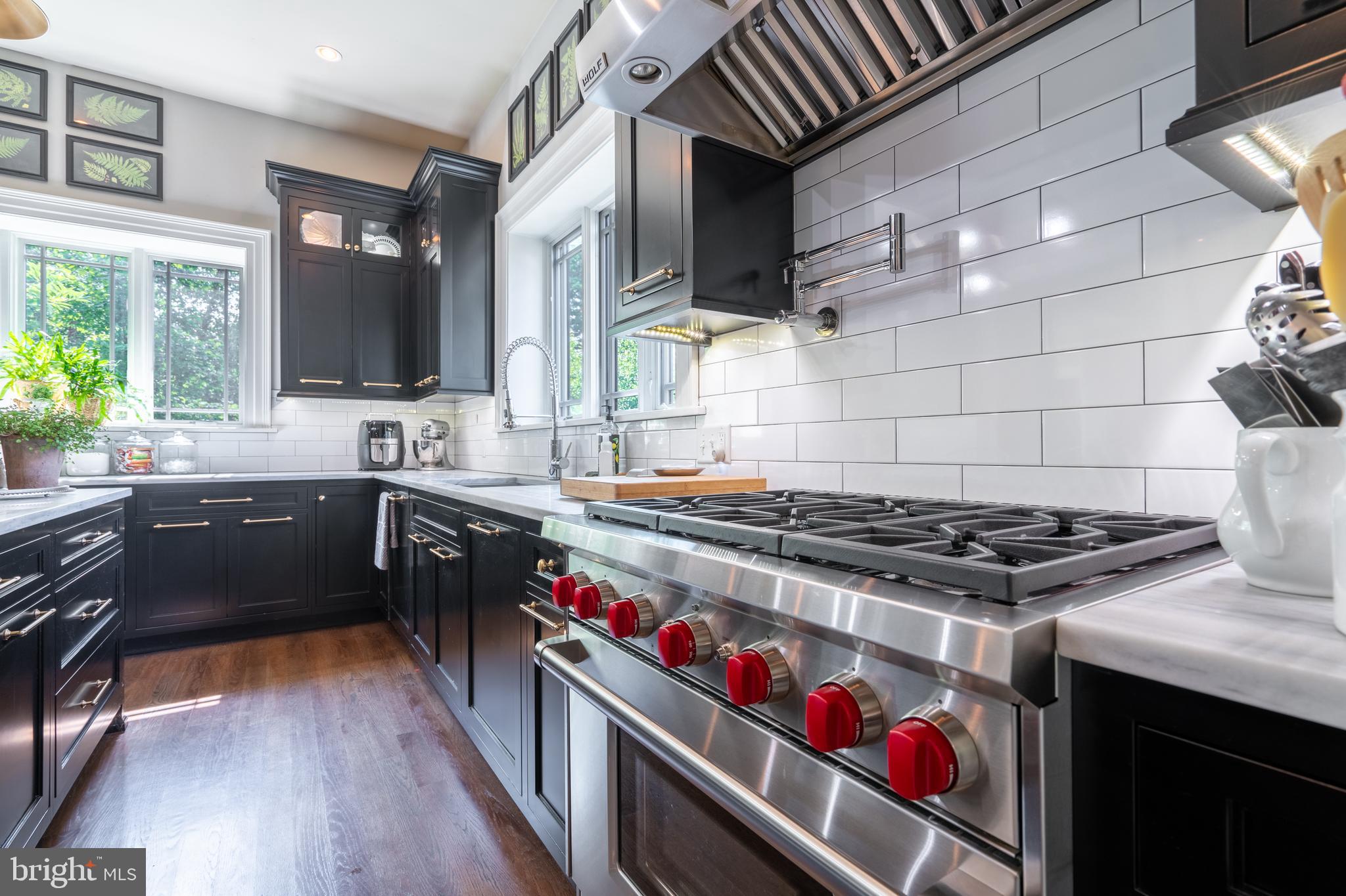 CHESTNUT HILL - Residential