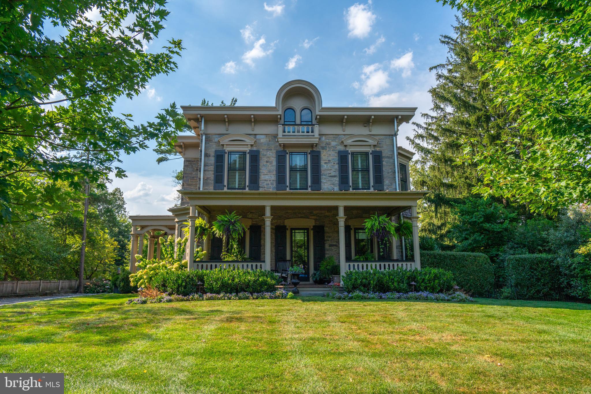 CHESTNUT HILL - Residential