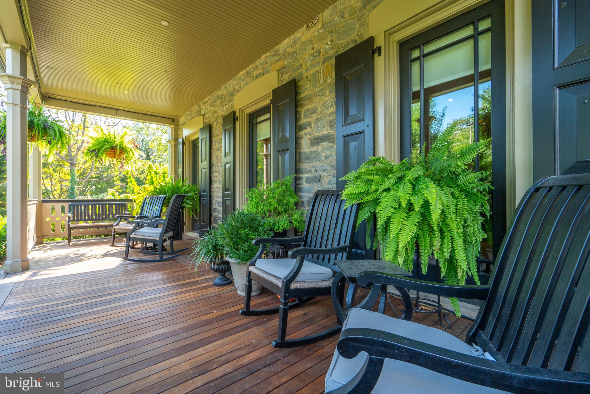 CHESTNUT HILL - Residential