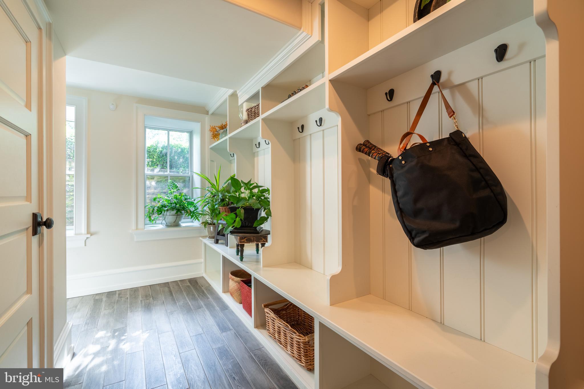 CHESTNUT HILL - Residential