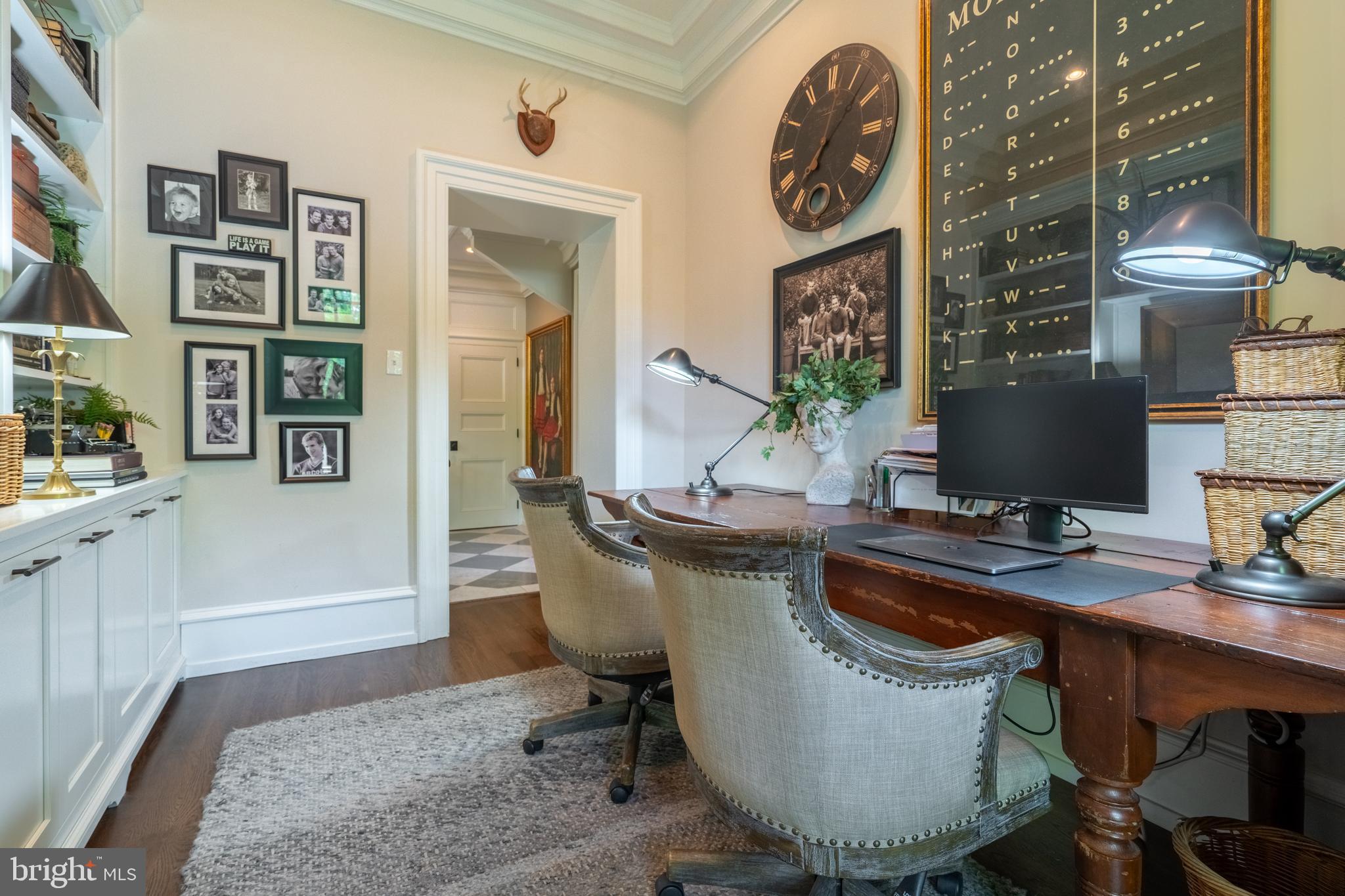 CHESTNUT HILL - Residential