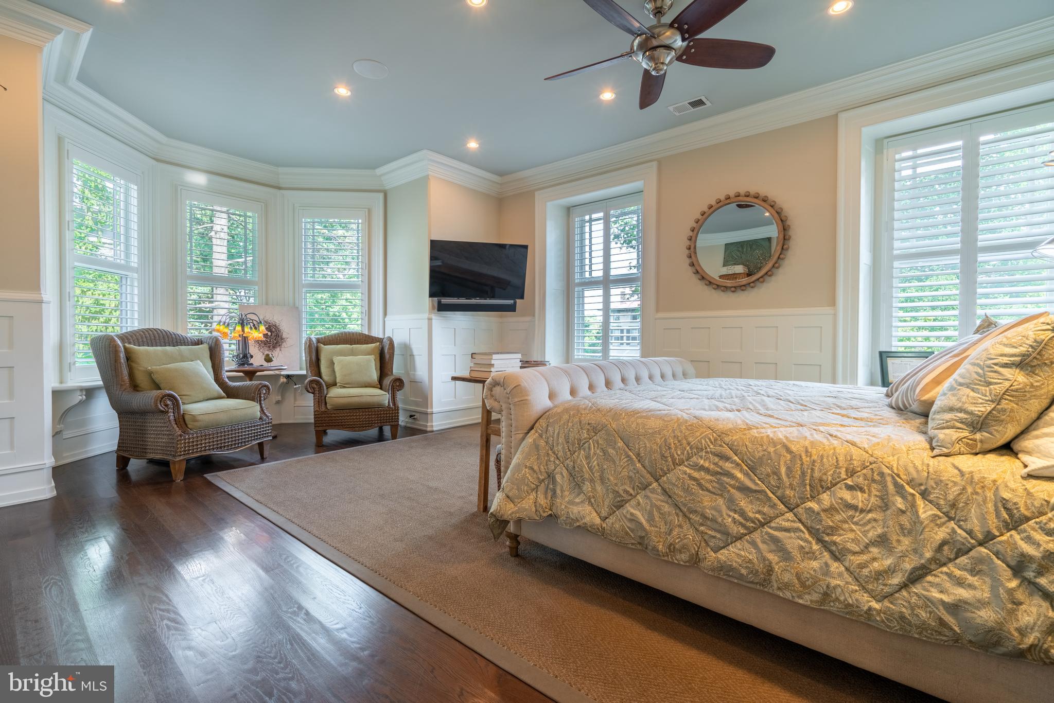 CHESTNUT HILL - Residential