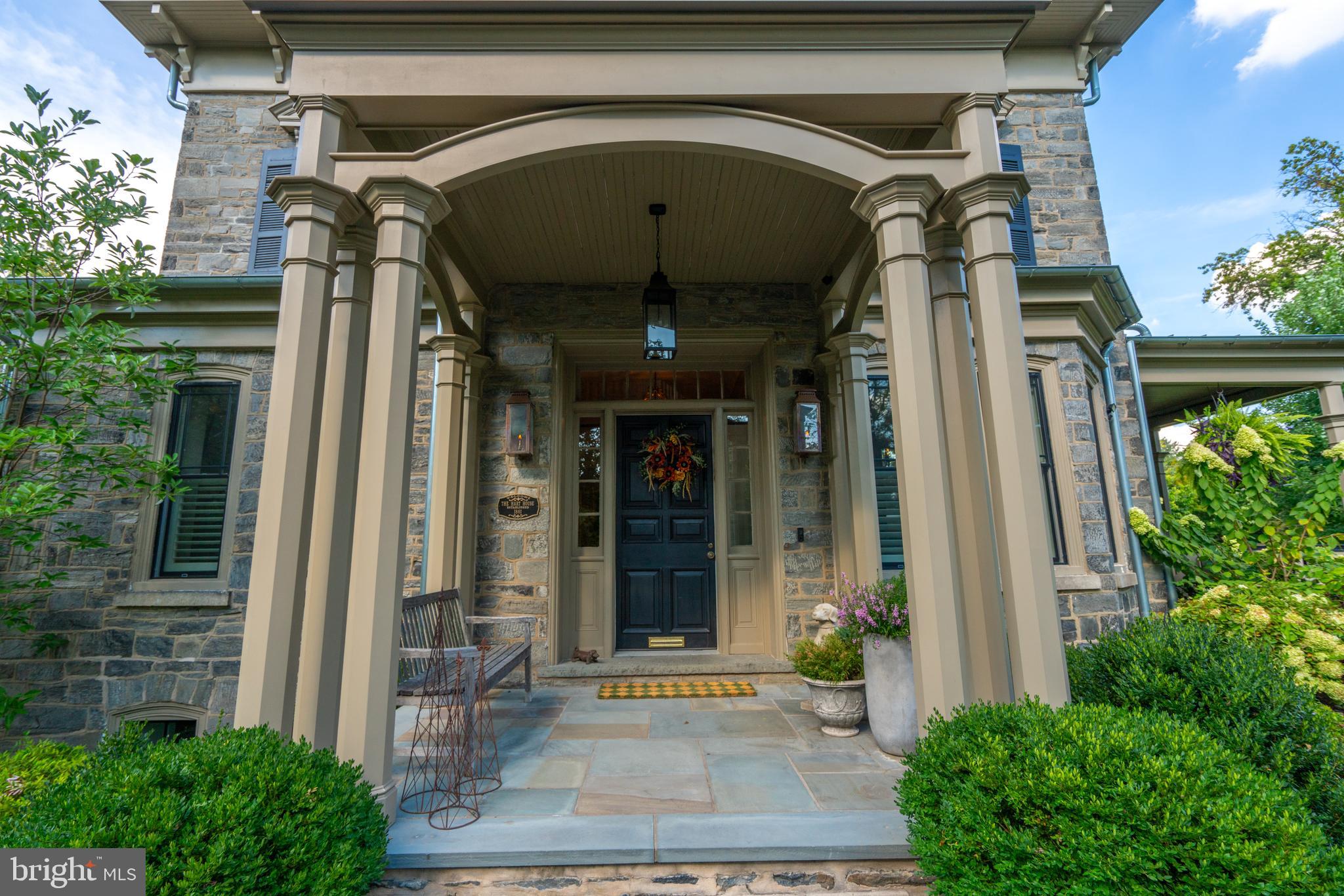 CHESTNUT HILL - Residential