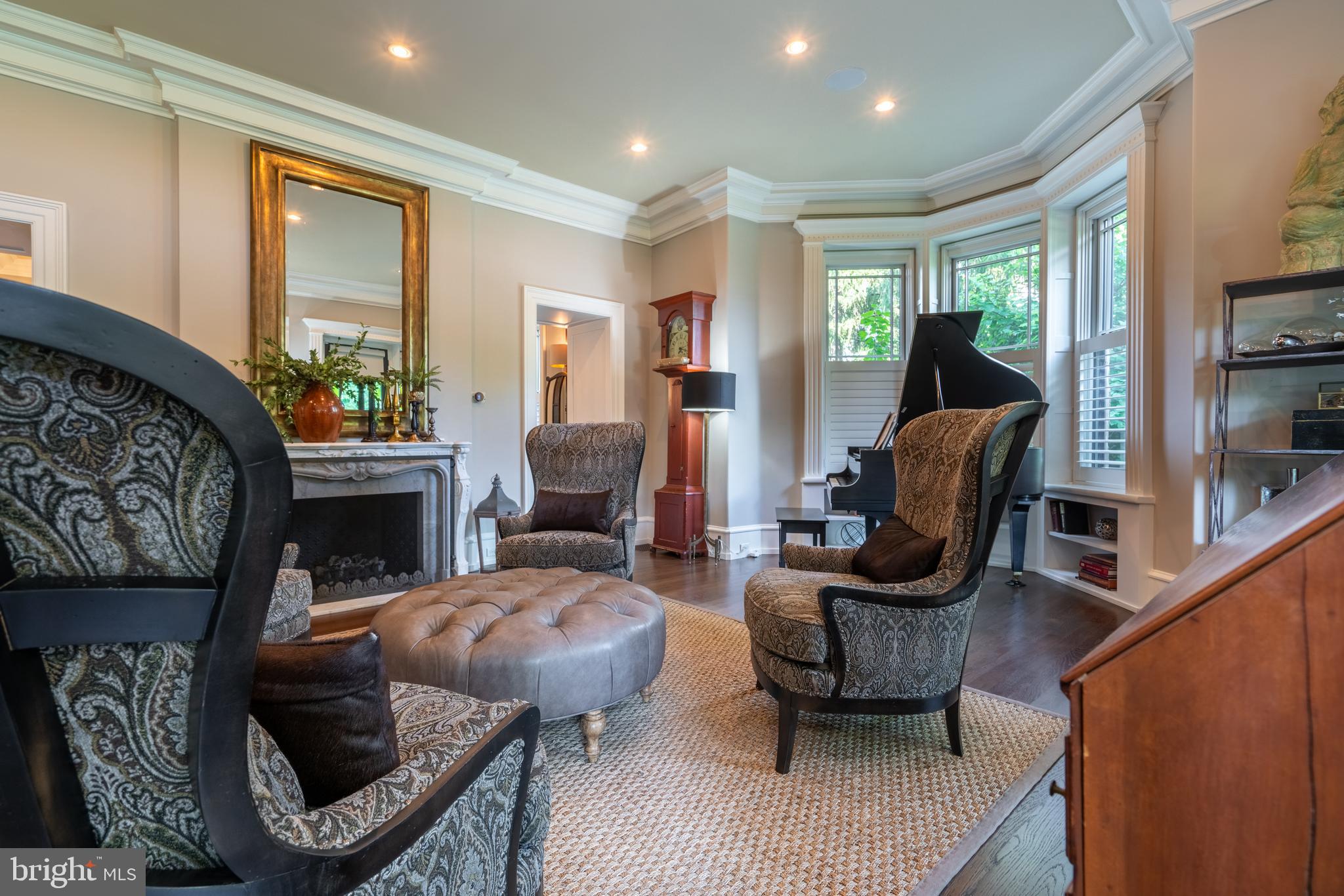 CHESTNUT HILL - Residential