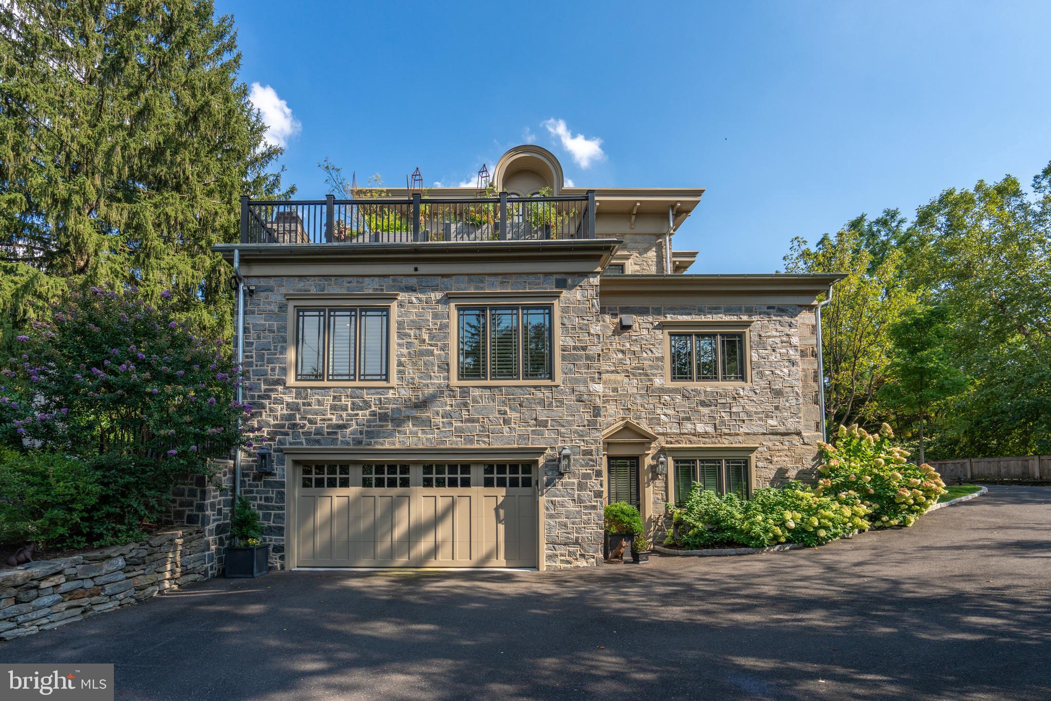 CHESTNUT HILL - Residential