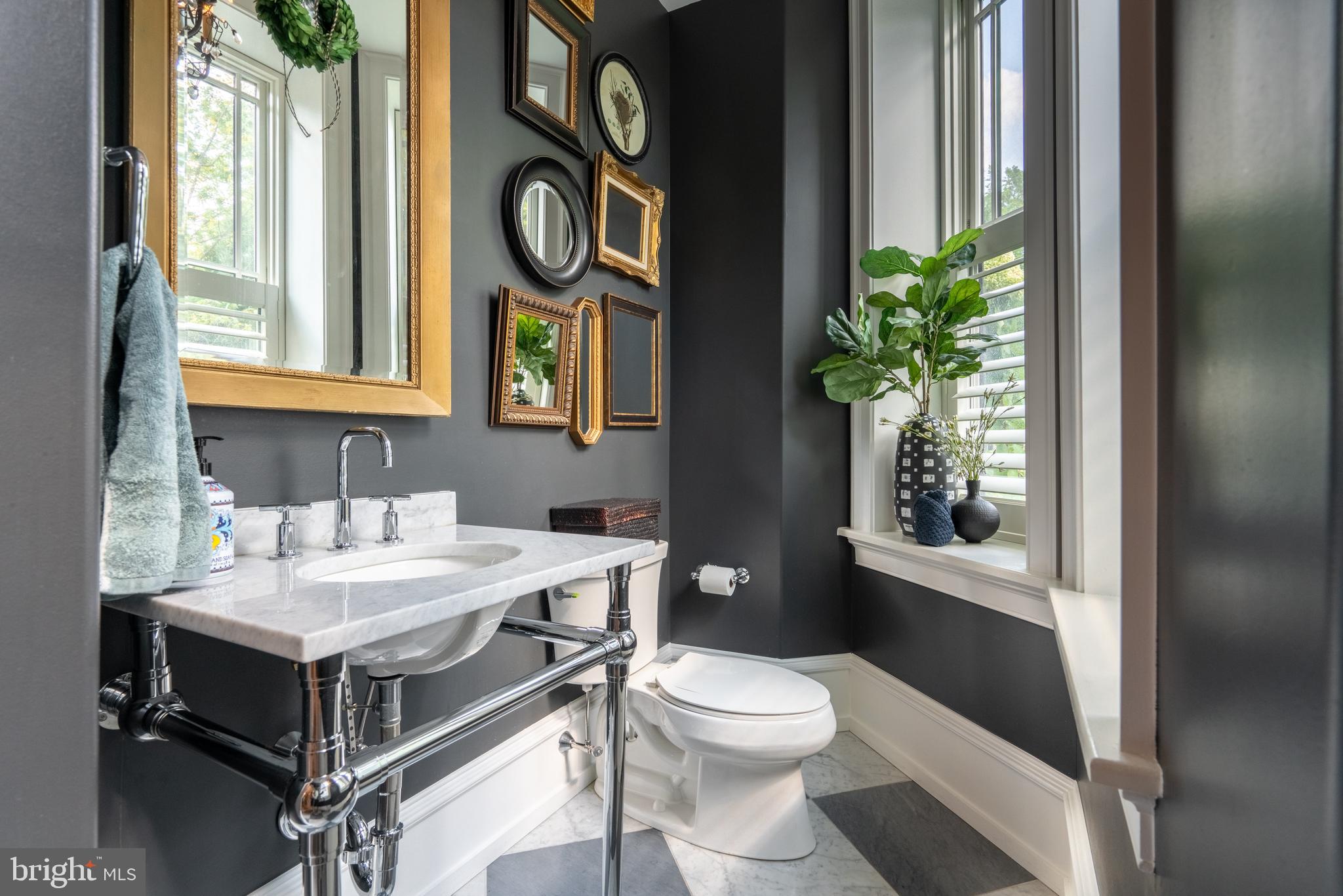 CHESTNUT HILL - Residential