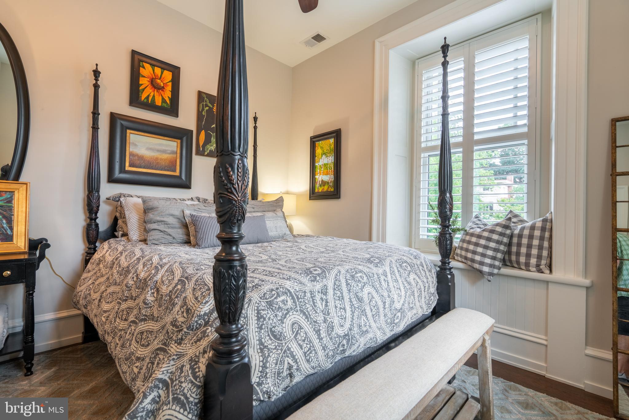 CHESTNUT HILL - Residential