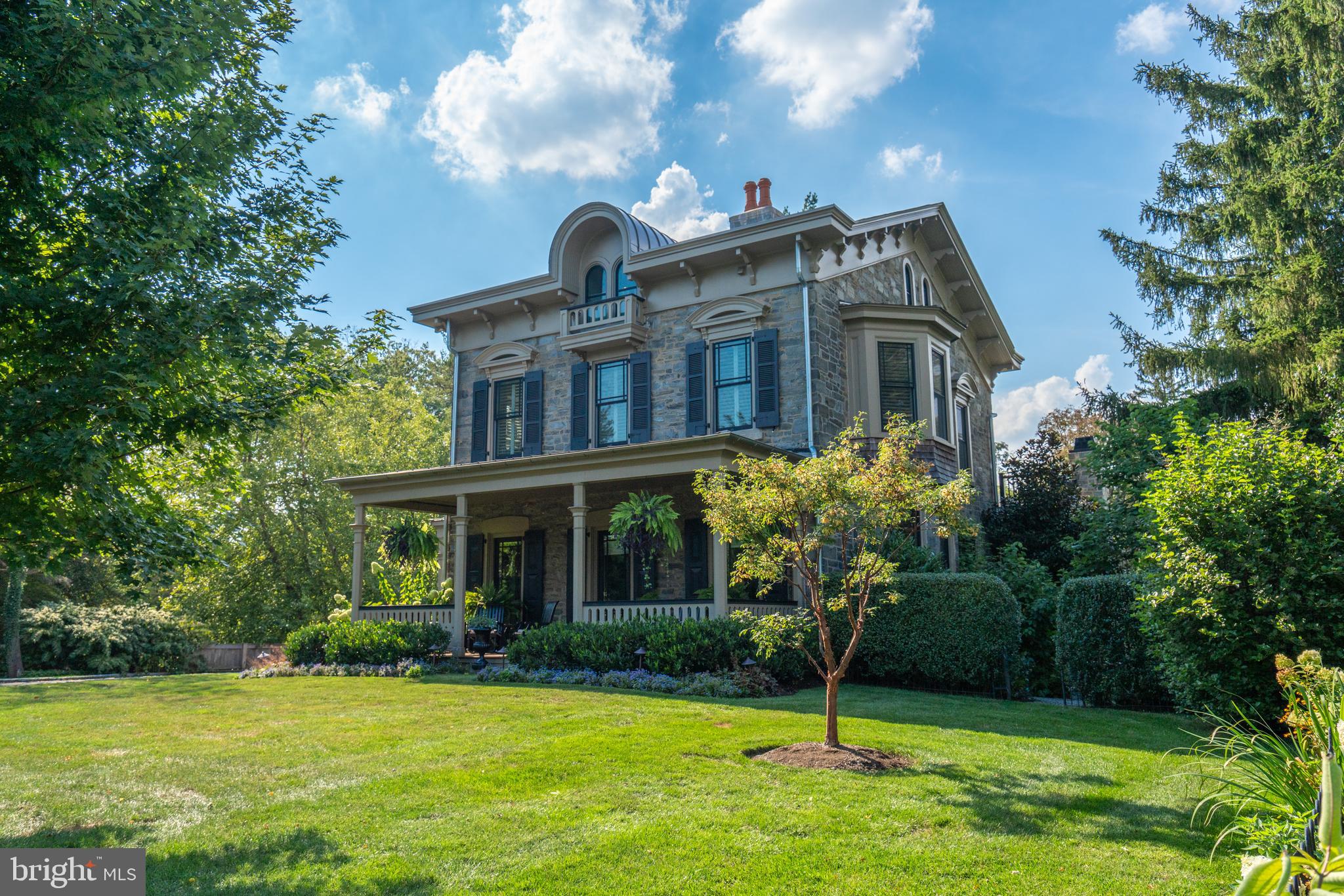 CHESTNUT HILL - Residential