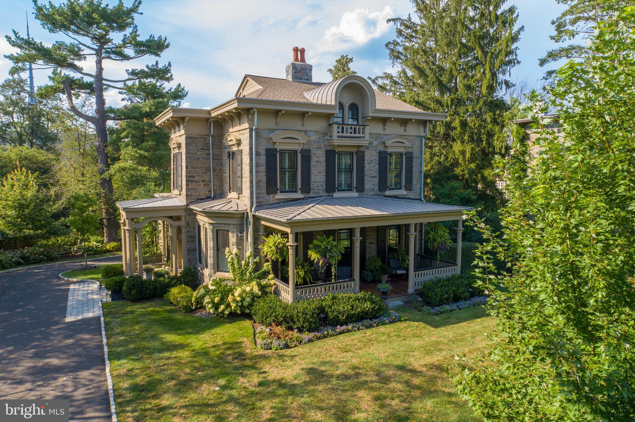 CHESTNUT HILL - Residential