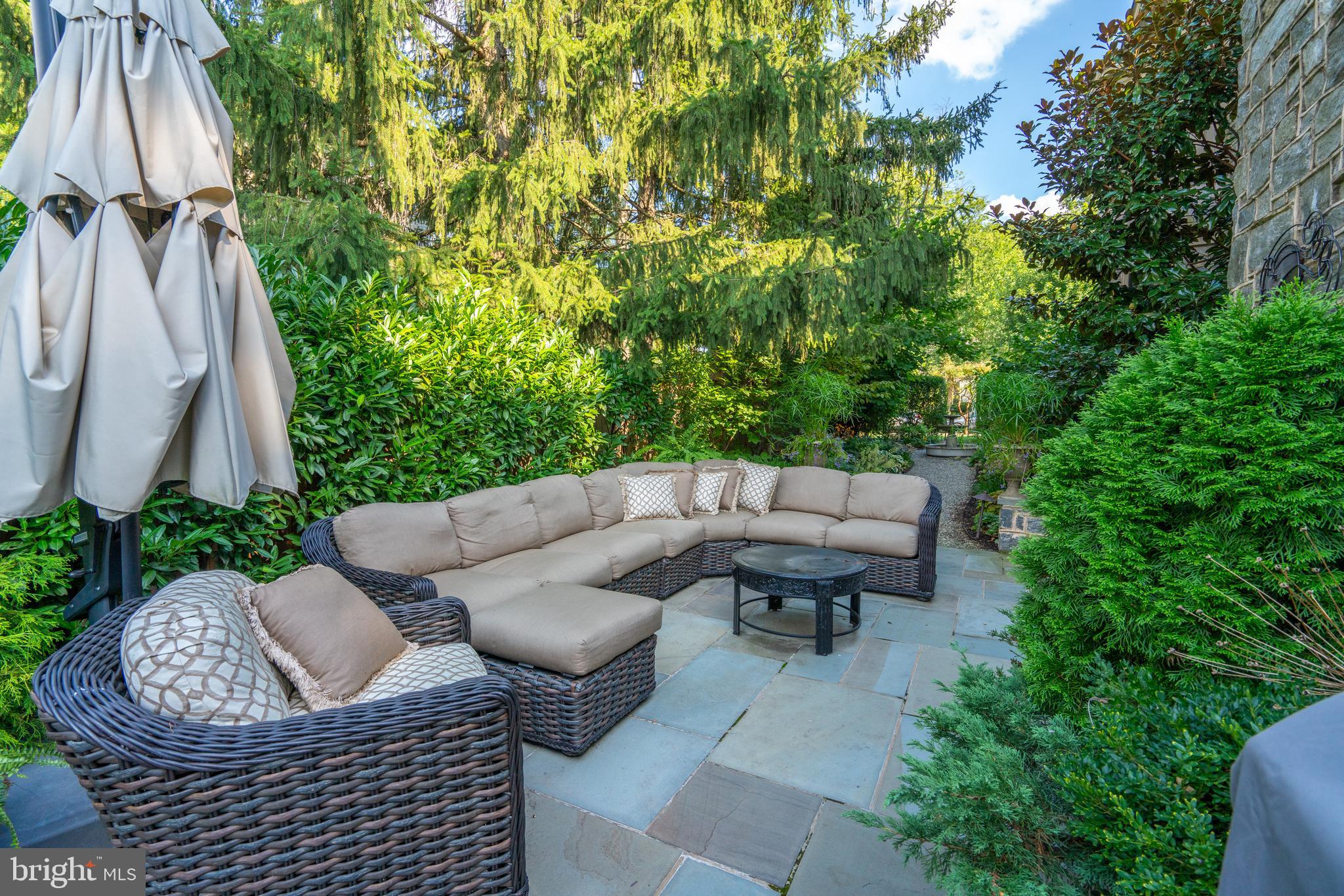 CHESTNUT HILL - Residential