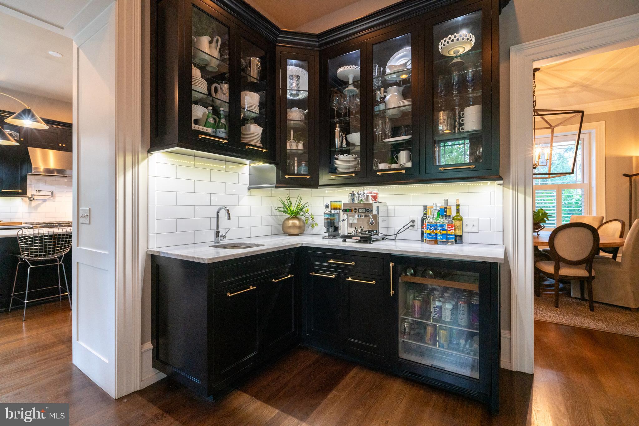 CHESTNUT HILL - Residential