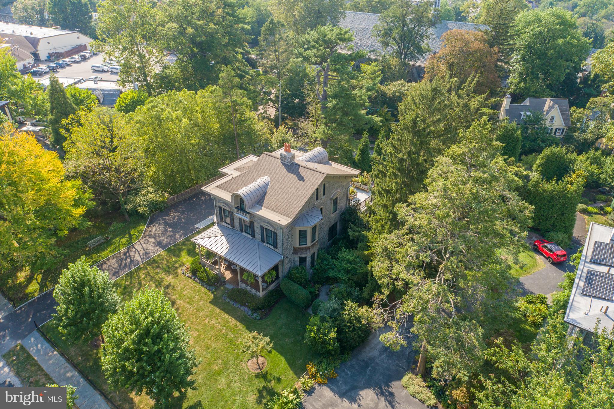 CHESTNUT HILL - Residential