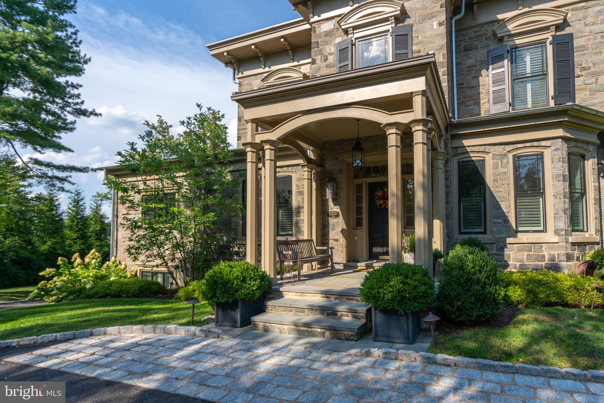 CHESTNUT HILL - Residential