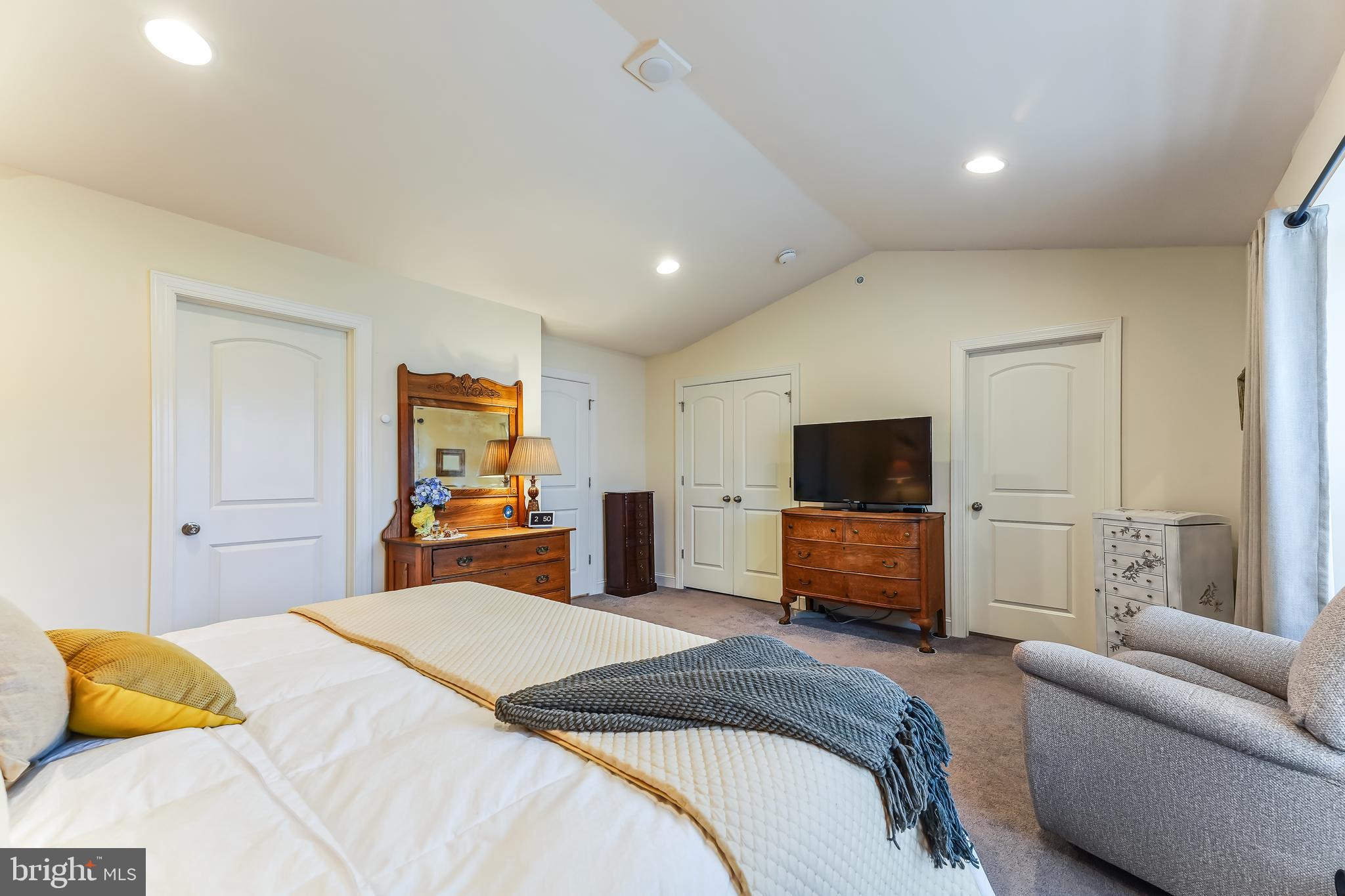 THE RES AT ROSE TREE - Residential