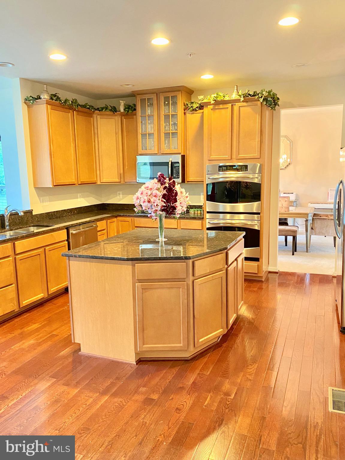 SIMMONS RIDGE - Residential