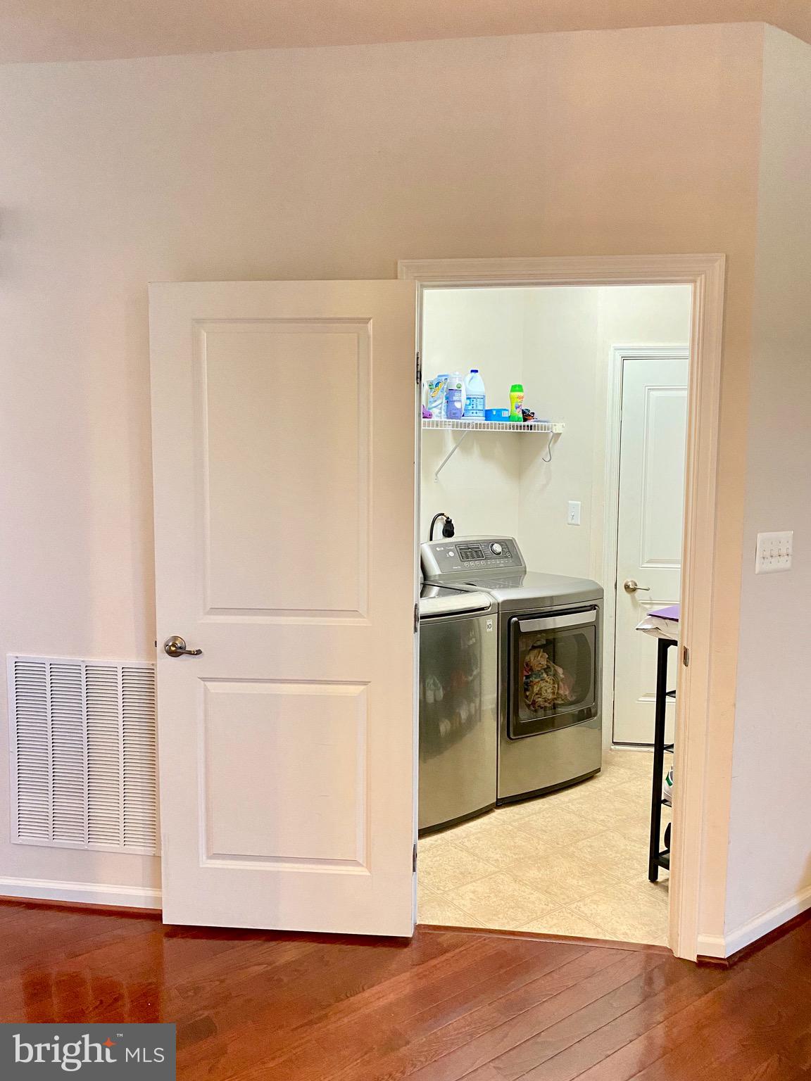 SIMMONS RIDGE - Residential