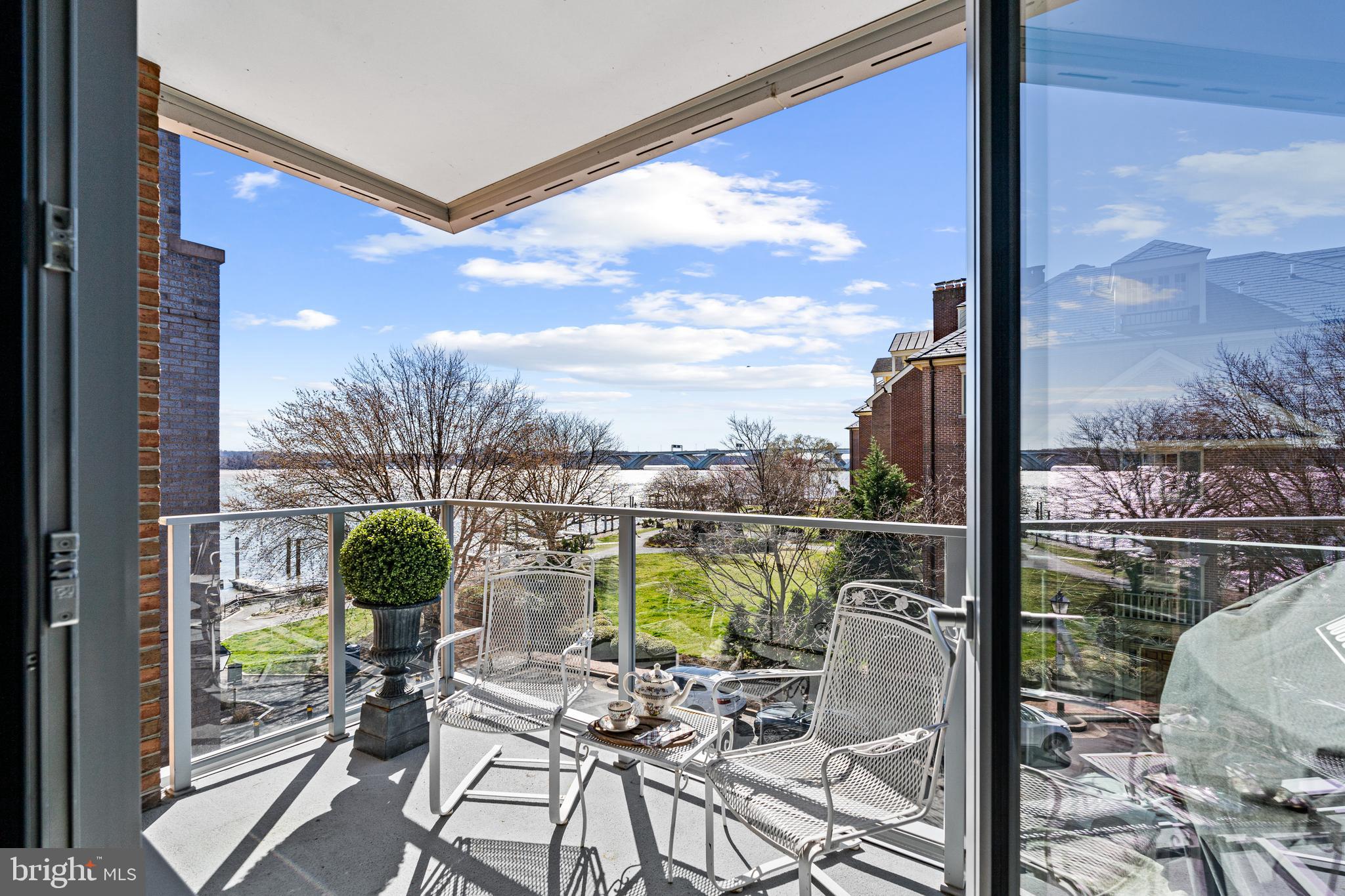 ROBINSON LANDING - Residential