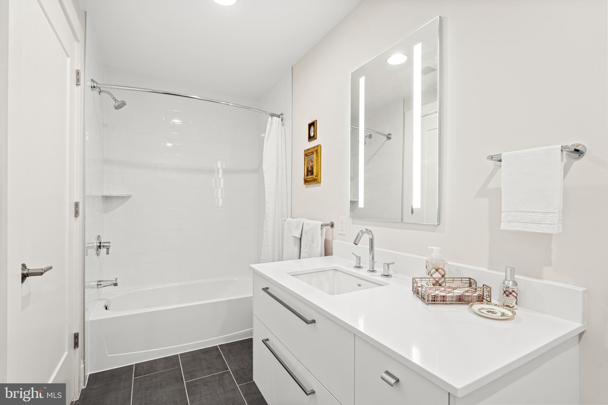 ROBINSON LANDING - Residential