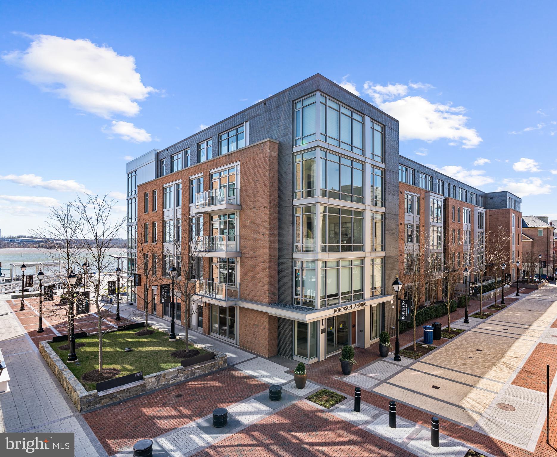 ROBINSON LANDING - Residential