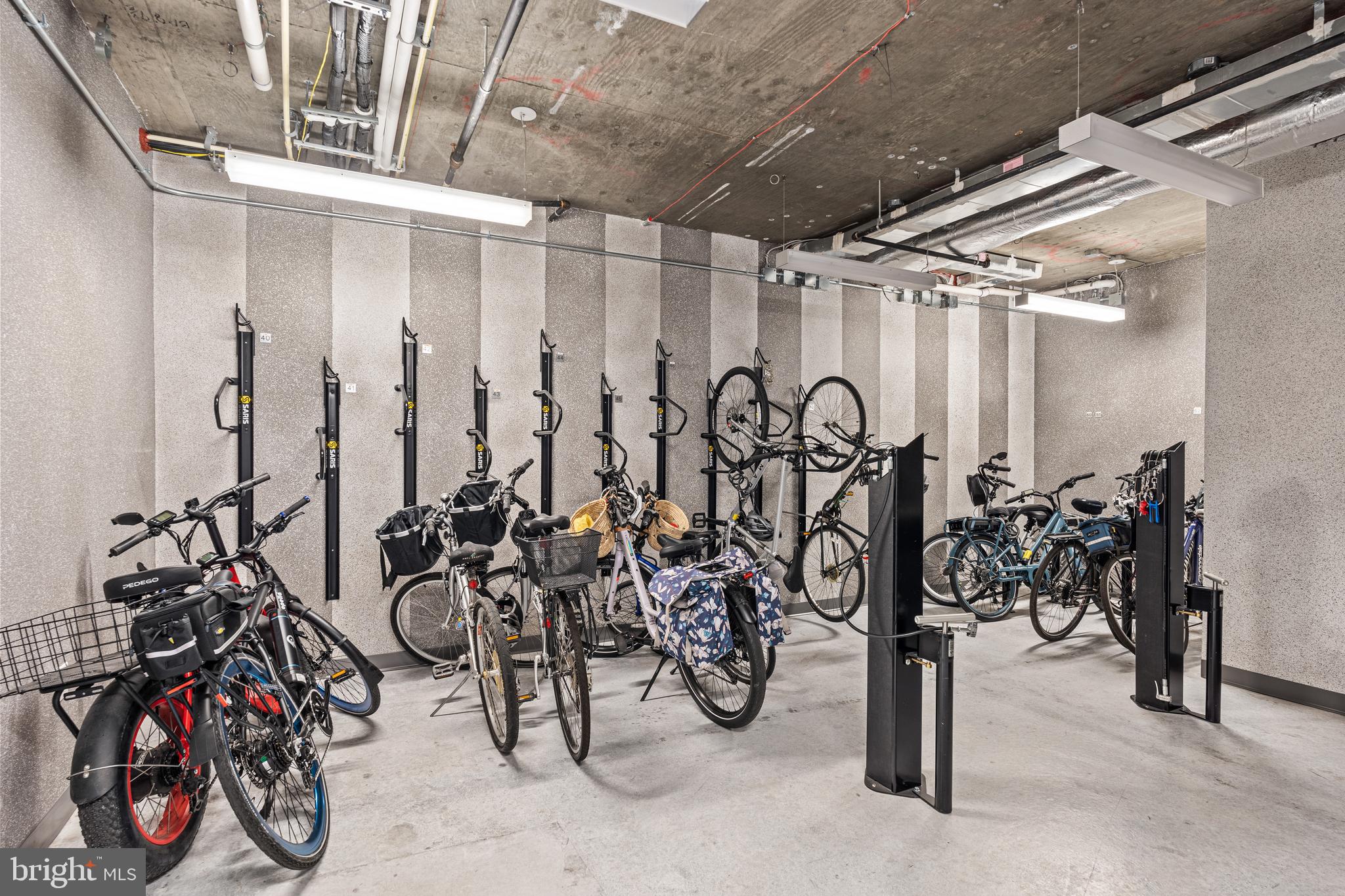 ROBINSON LANDING - Residential