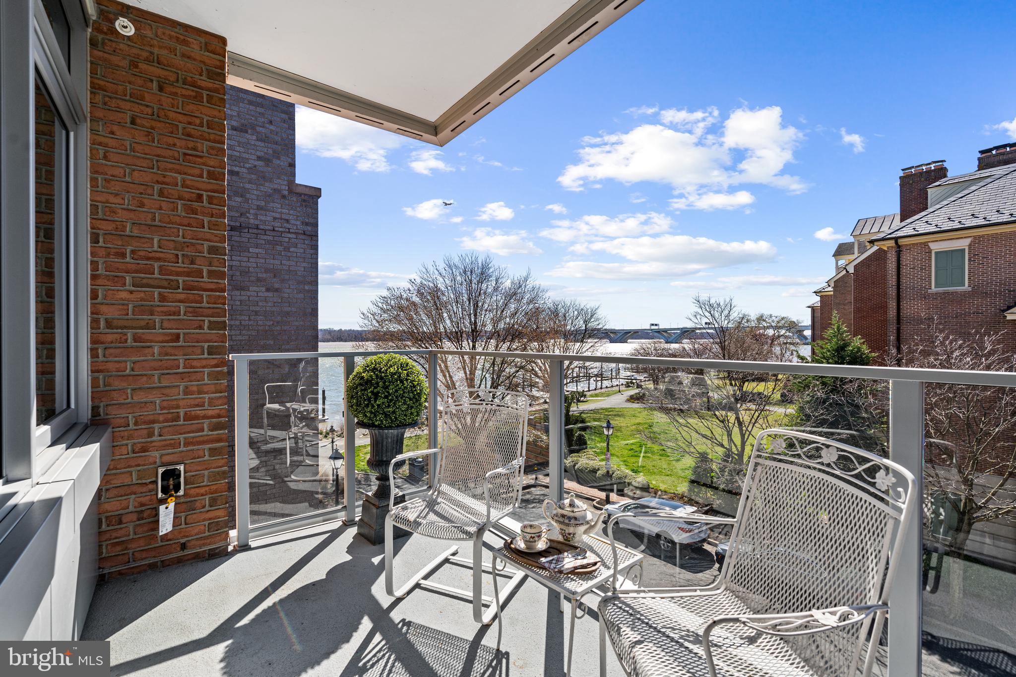 ROBINSON LANDING - Residential