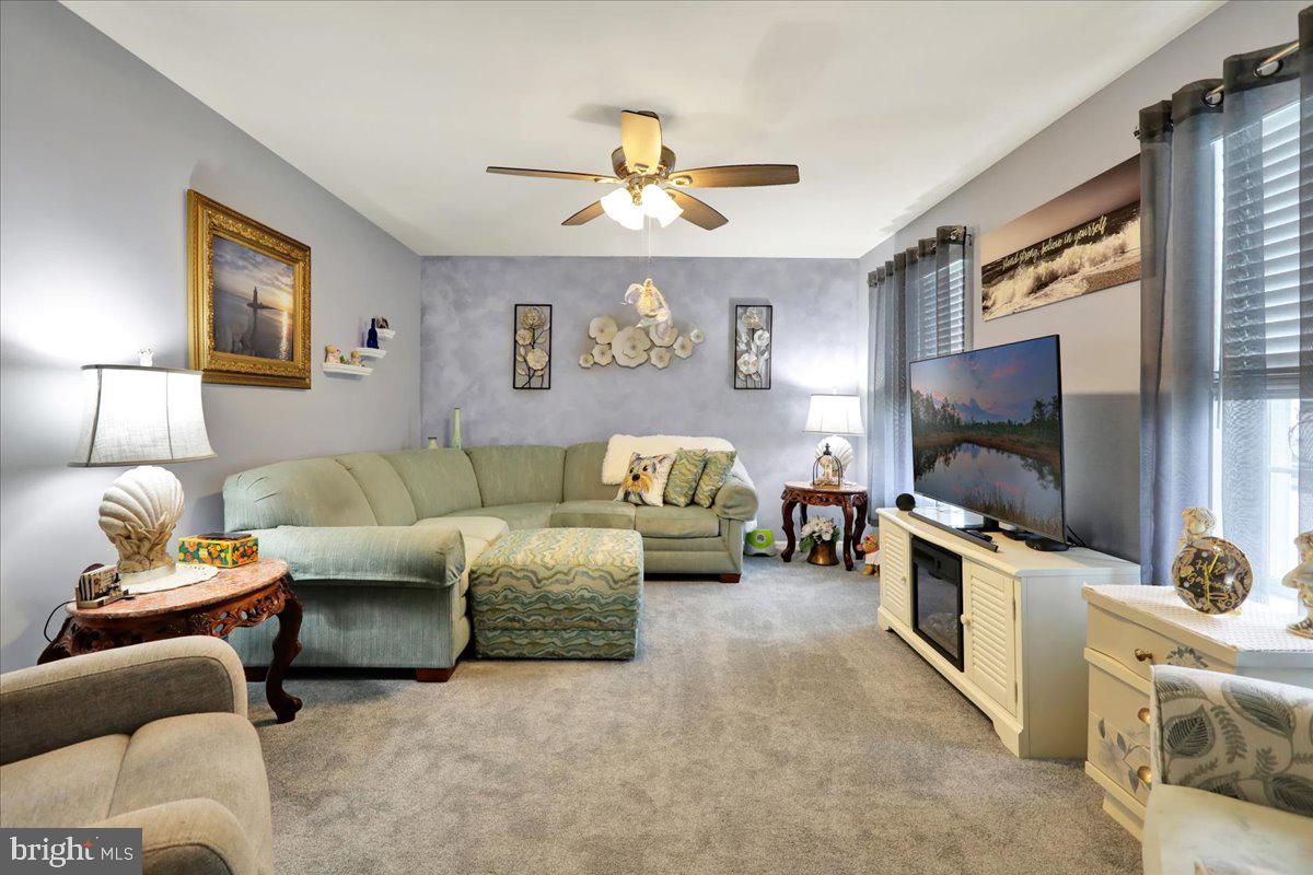 TRAIL SIDE - Residential