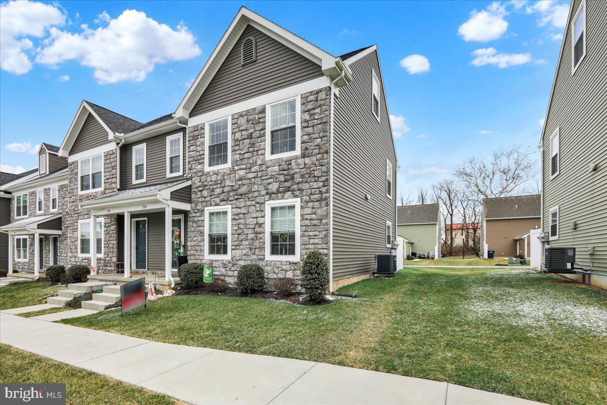 TRAIL SIDE - Residential