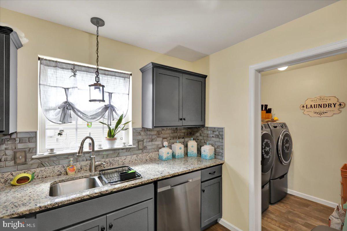 TRAIL SIDE - Residential