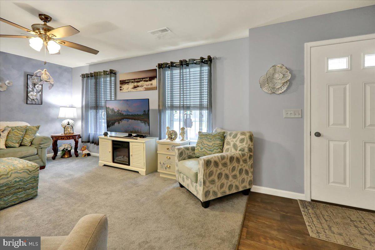 TRAIL SIDE - Residential