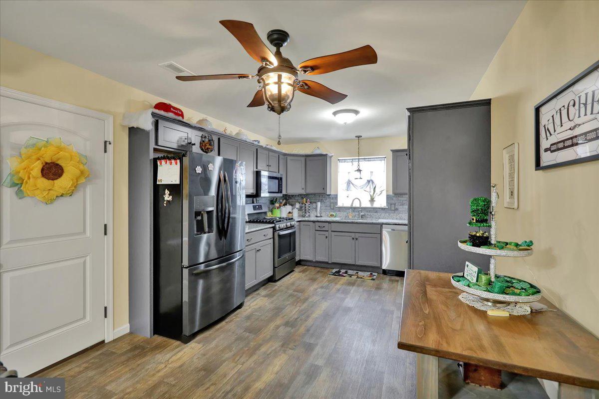 TRAIL SIDE - Residential