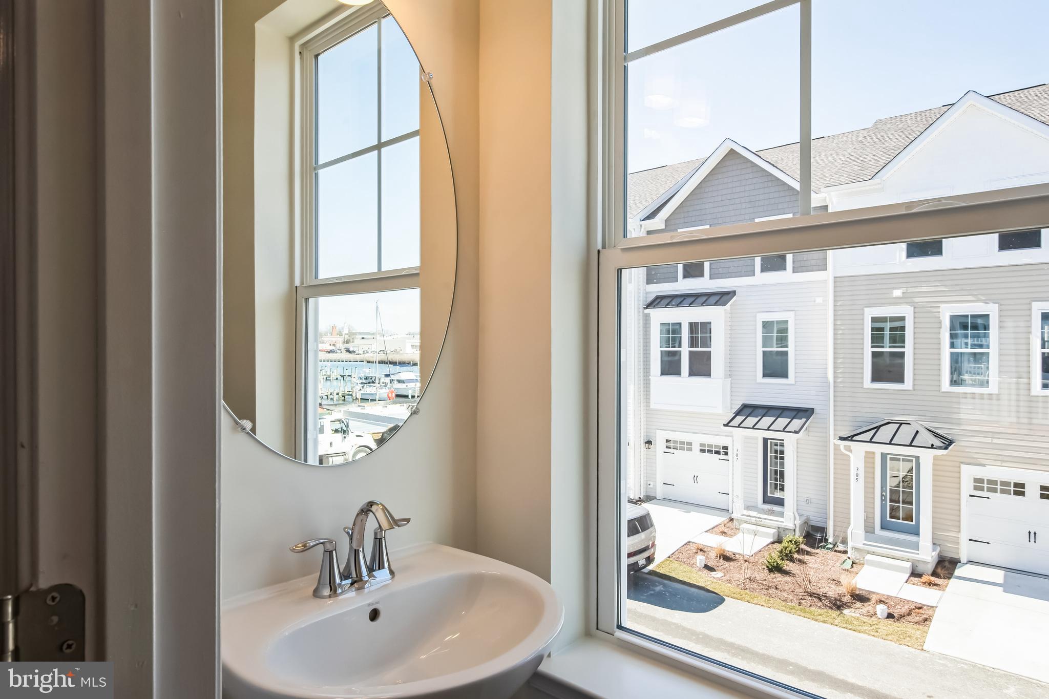 DEEP HARBOUR - Residential