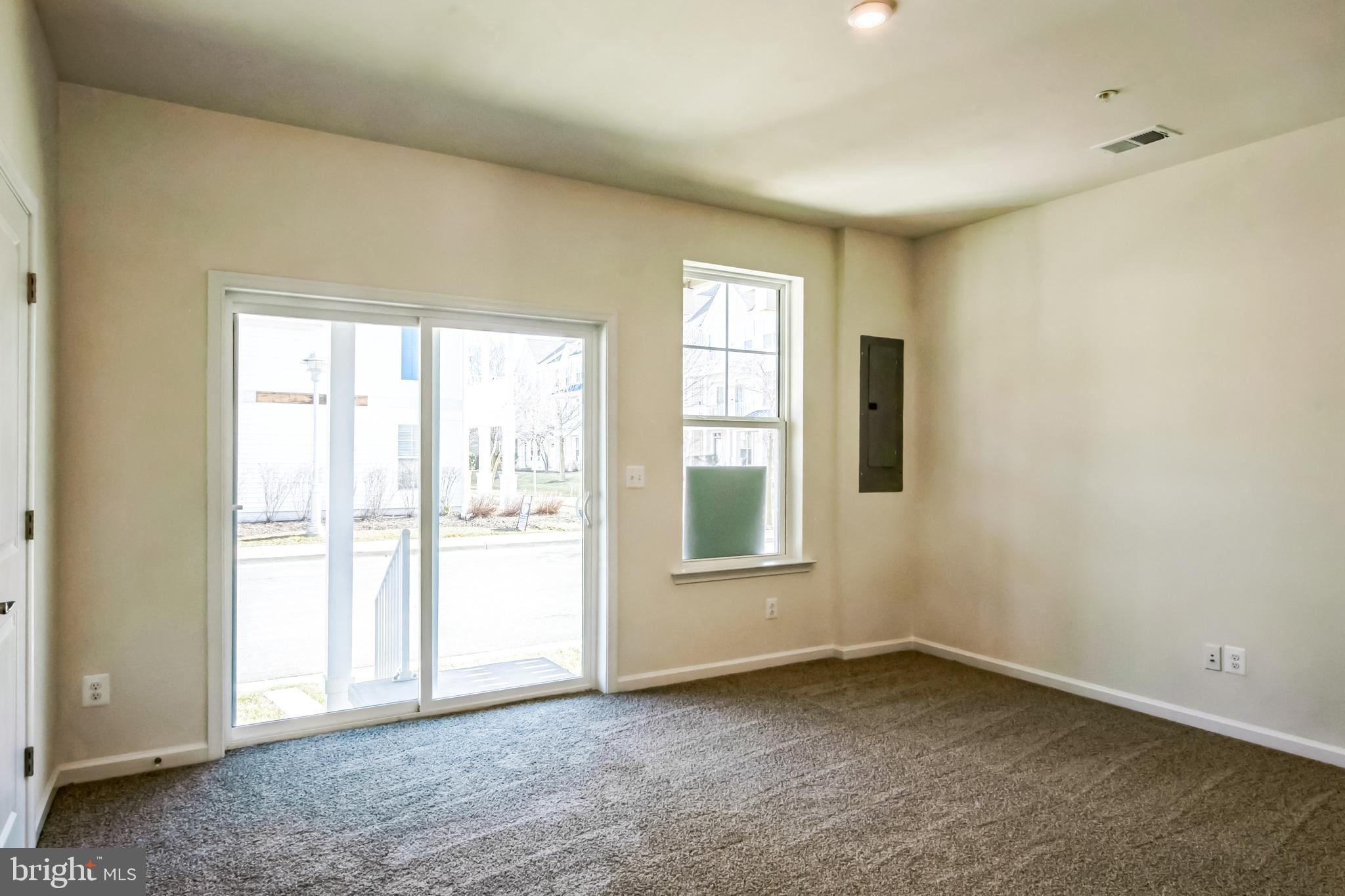 DEEP HARBOUR - Residential