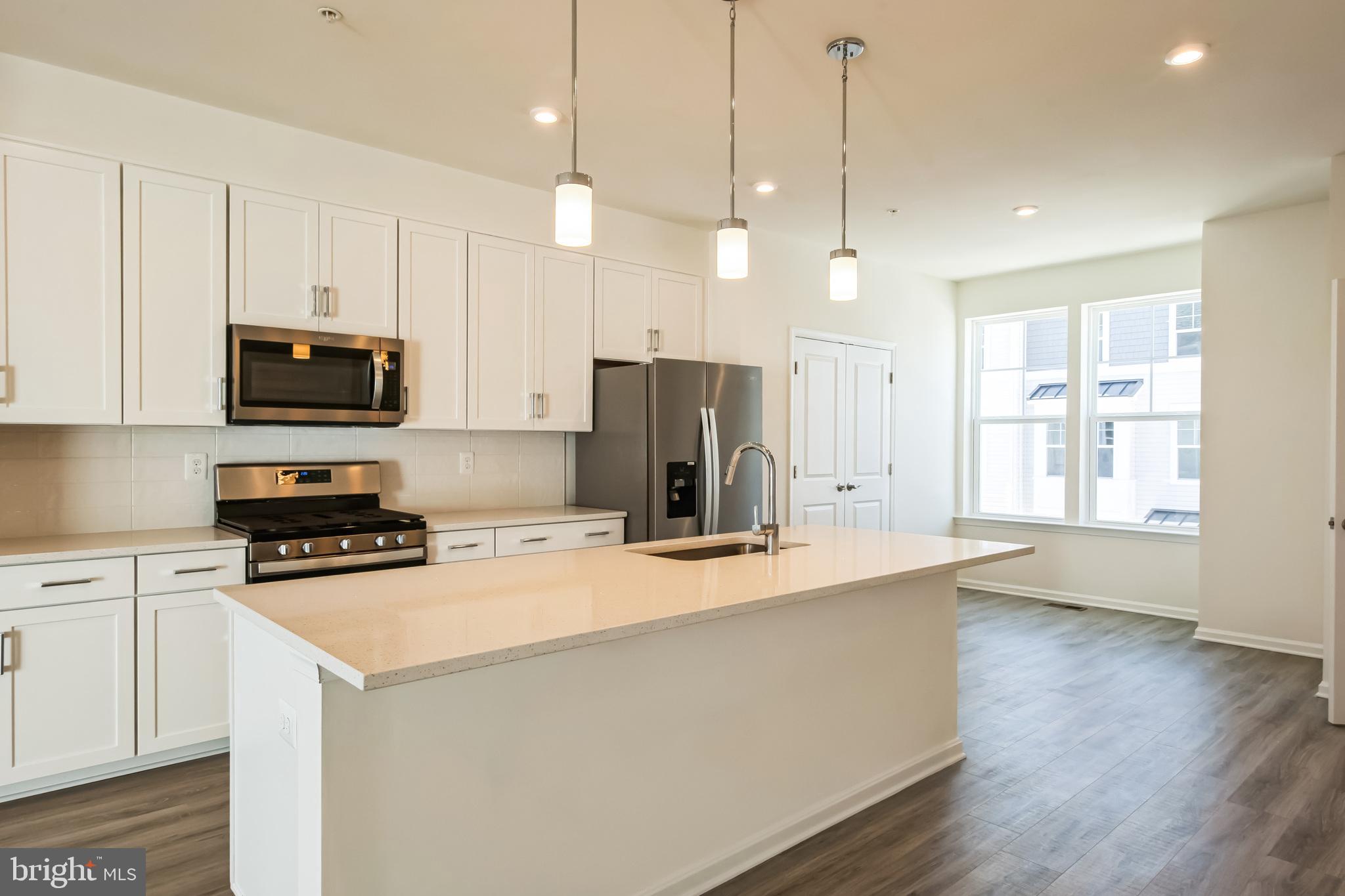 DEEP HARBOUR - Residential