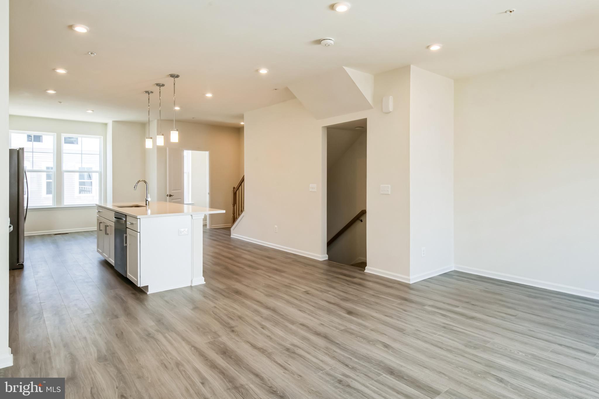 DEEP HARBOUR - Residential