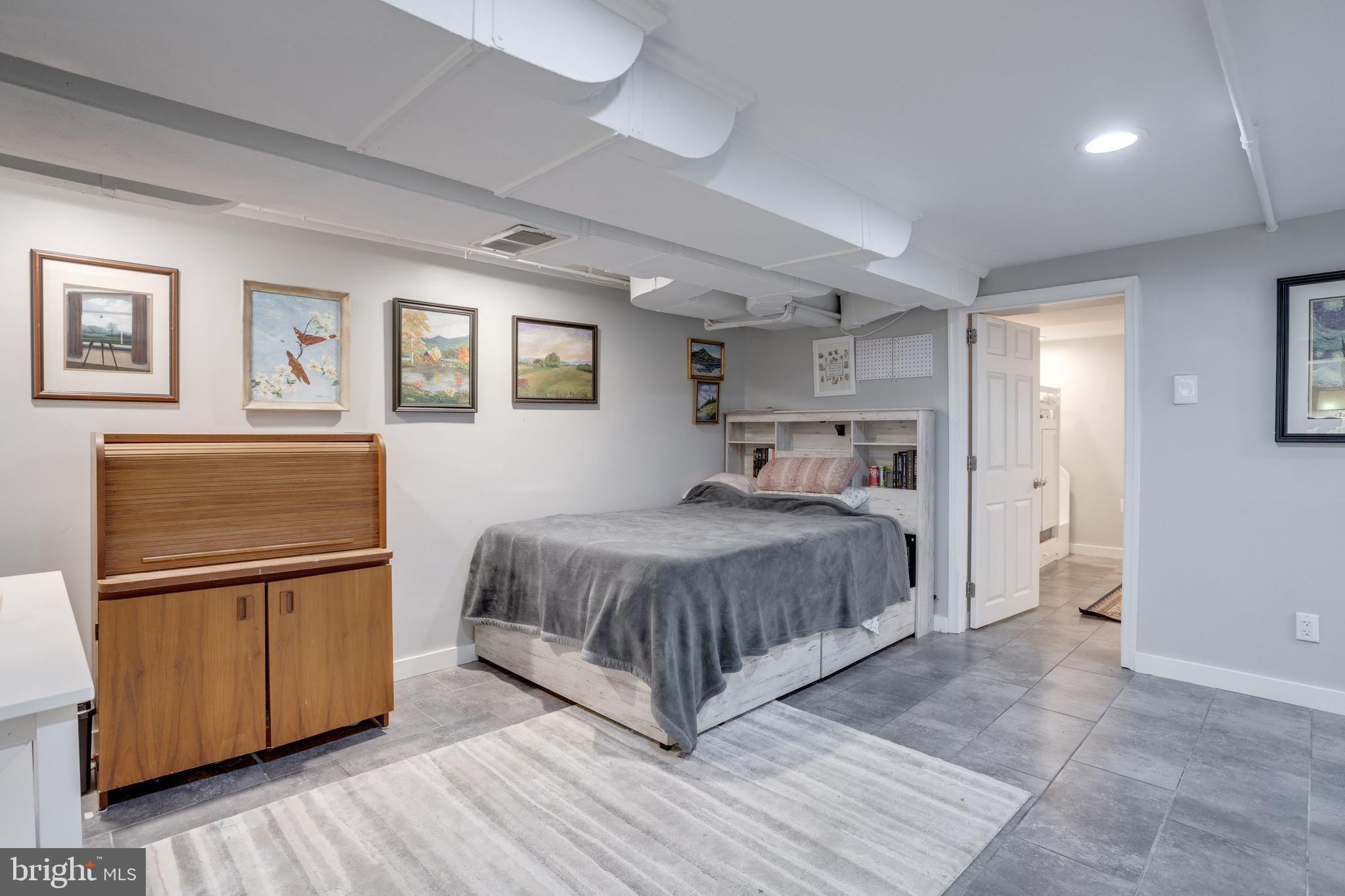 SHIRLEY WOODS - Residential