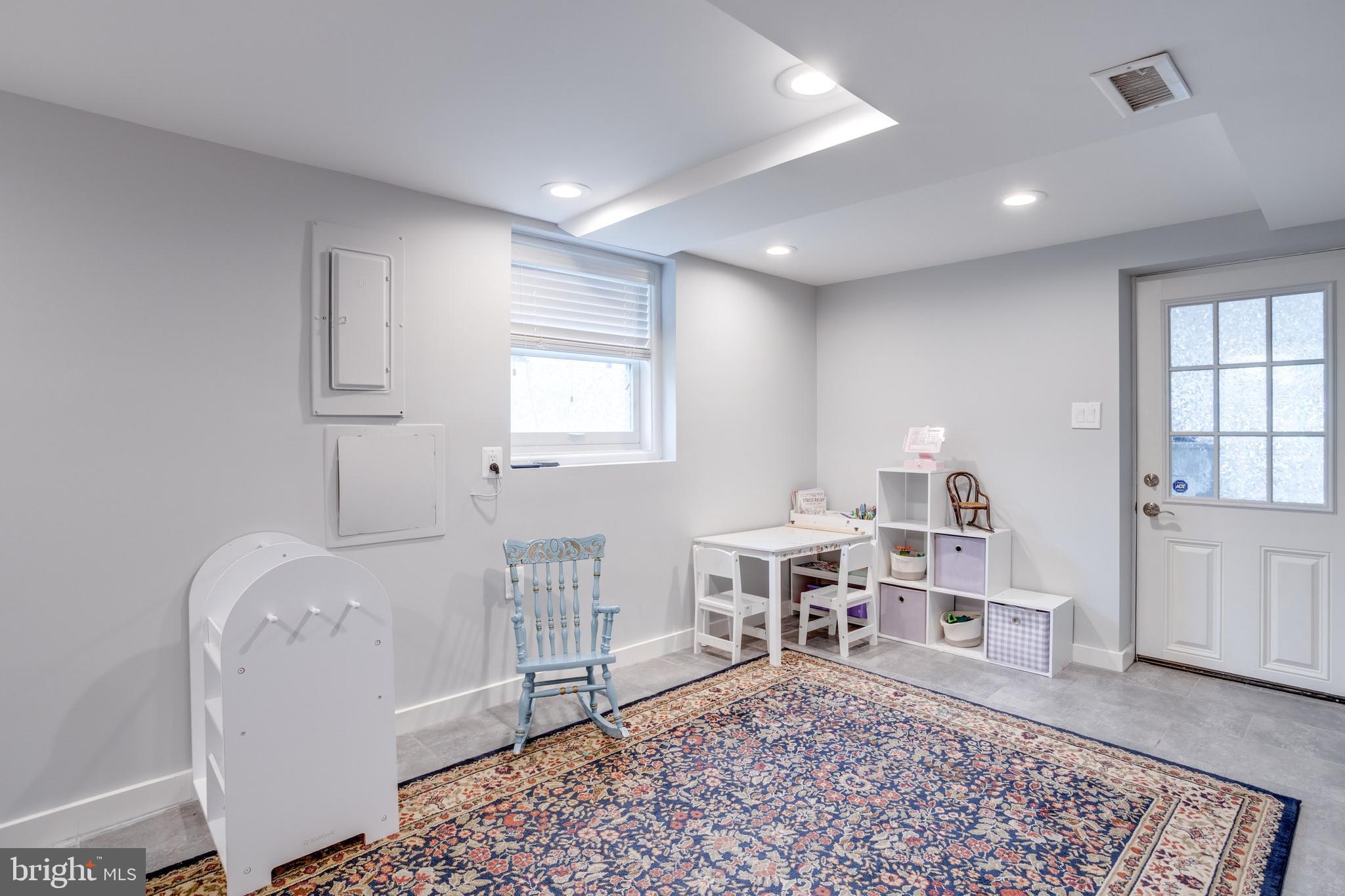 SHIRLEY WOODS - Residential