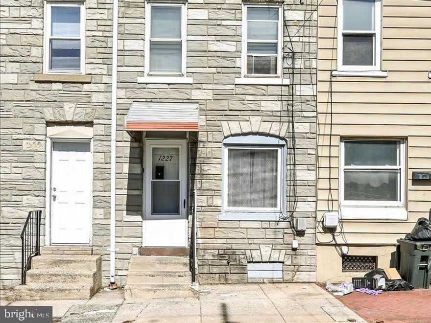 Welcome to 1227 Cotton Street! This home has been updated, and is ready for it's new owners! Perfect for single family living, or would be a great investment property to add to your portfolio. Home is currently tenant occupied, with their lease ending on April 30th. Current rent is $1400/month. Don't miss your chance! Schedule a showing today, and see all that this home has to offer!