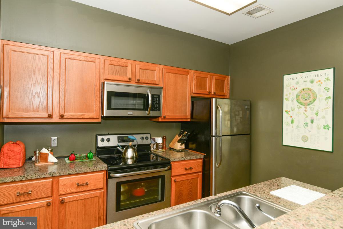 SEVEN OAKS - Residential