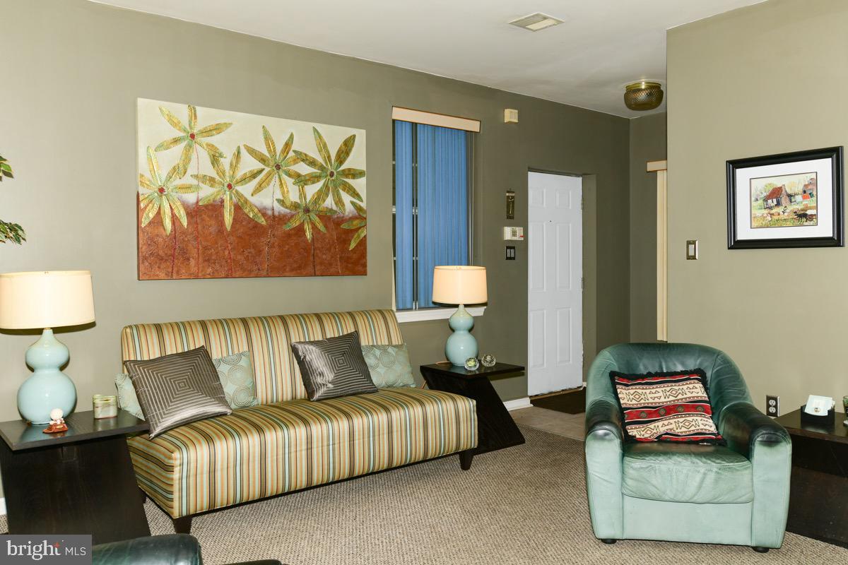 SEVEN OAKS - Residential