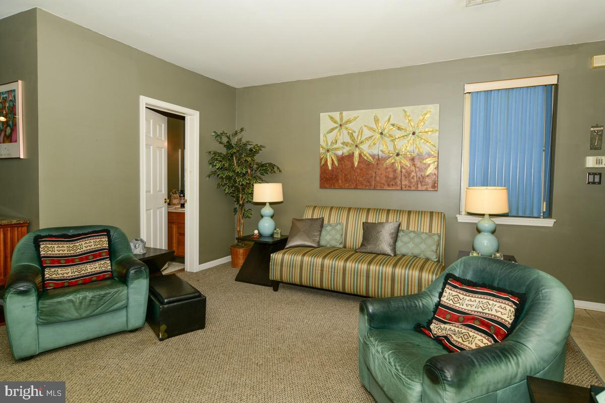 SEVEN OAKS - Residential