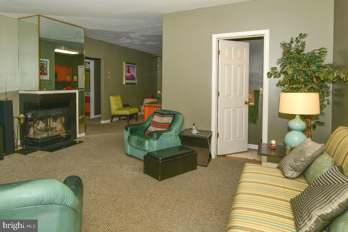 SEVEN OAKS - Residential