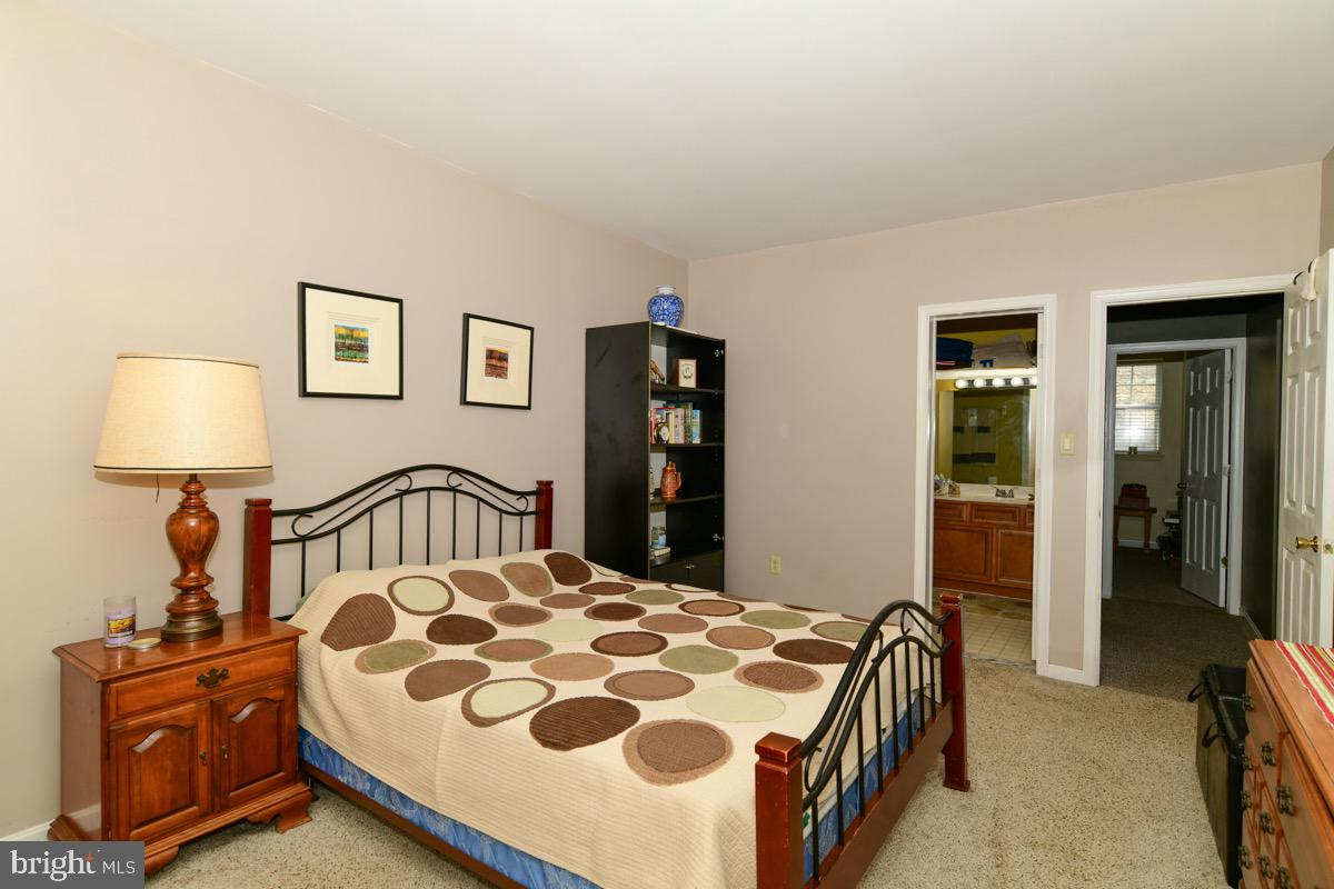 SEVEN OAKS - Residential