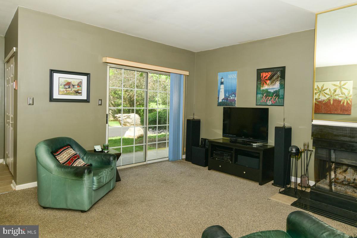 SEVEN OAKS - Residential